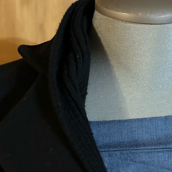 Flair and Fitted Peacoat - Picture 4 of 7